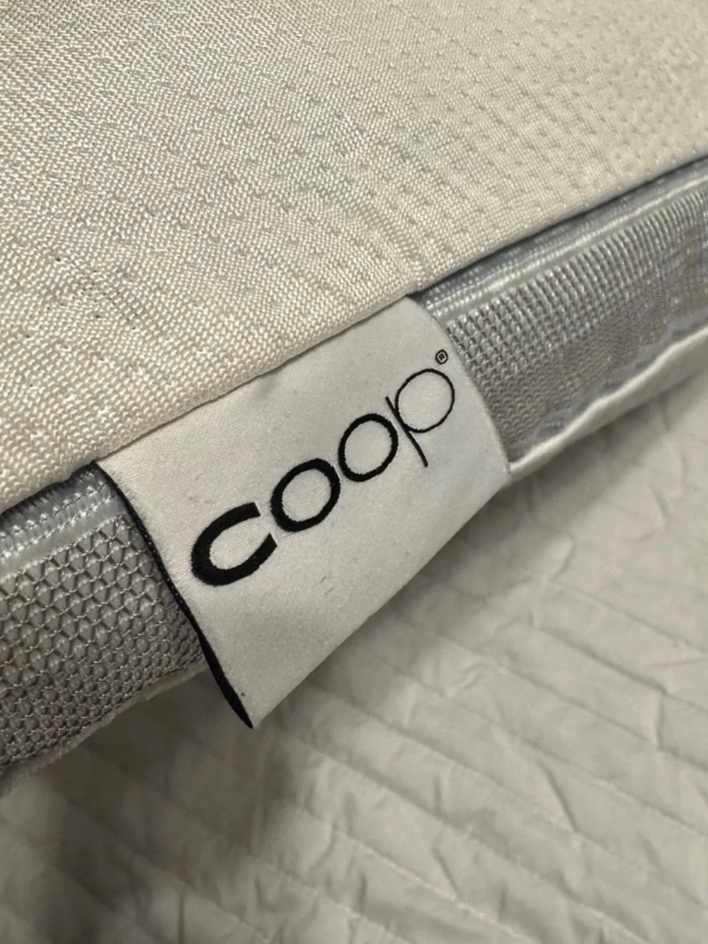 Coop Cool+ Adjustable Pillow + Silk Pillowcase SET - NEW